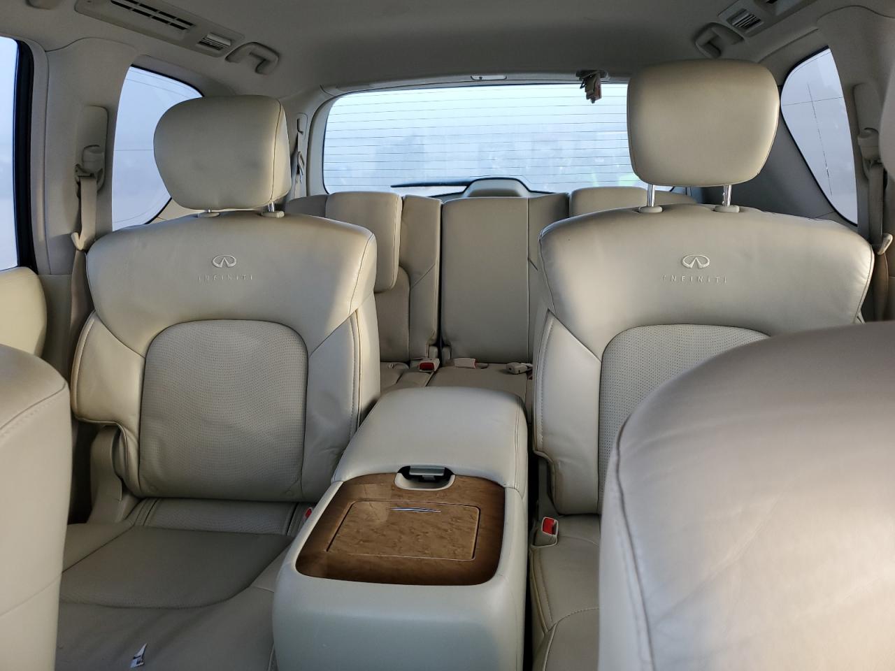 2014 Infiniti QX80 - Image 10