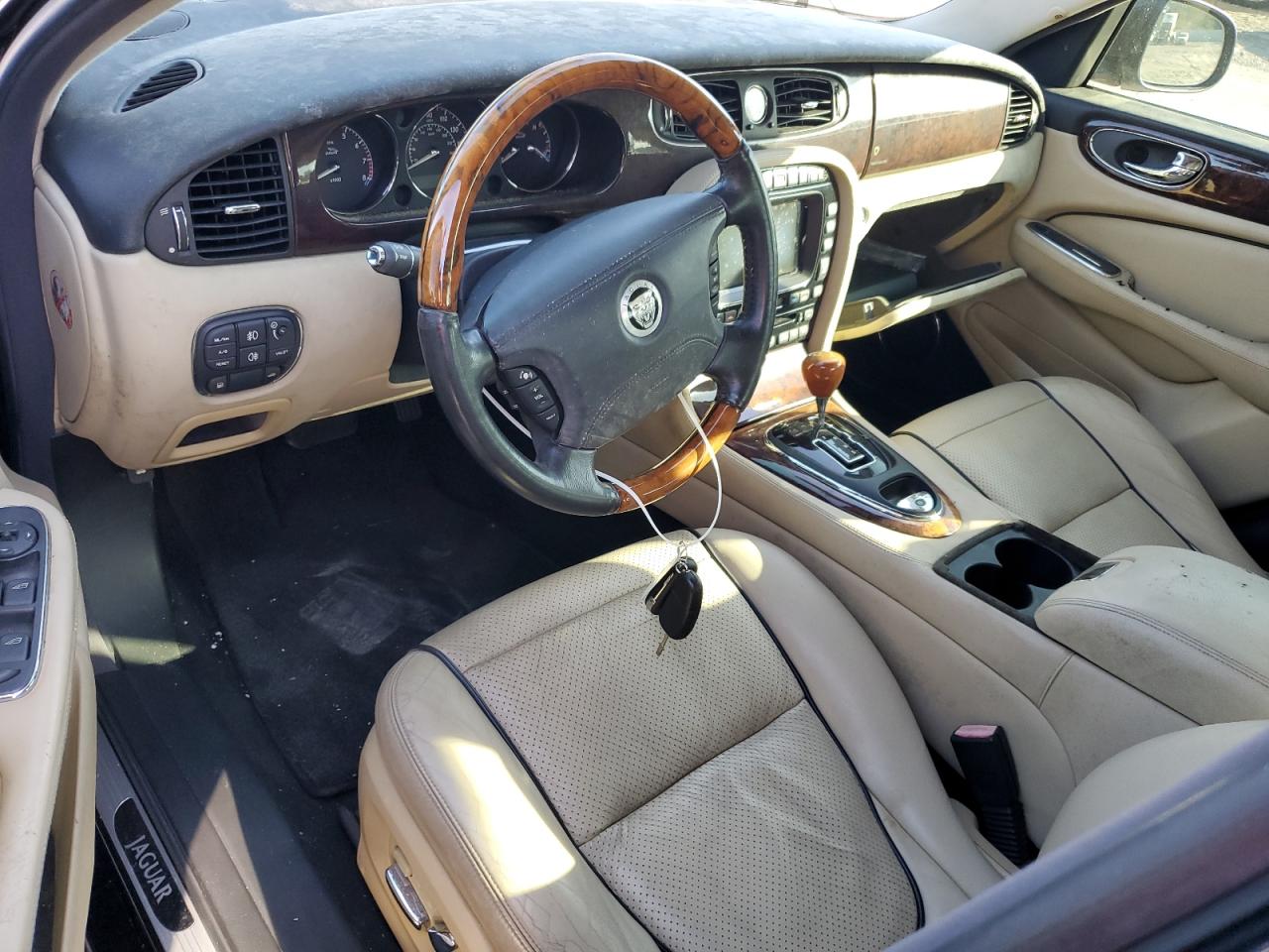 2008 Jaguar XJ - Image 8