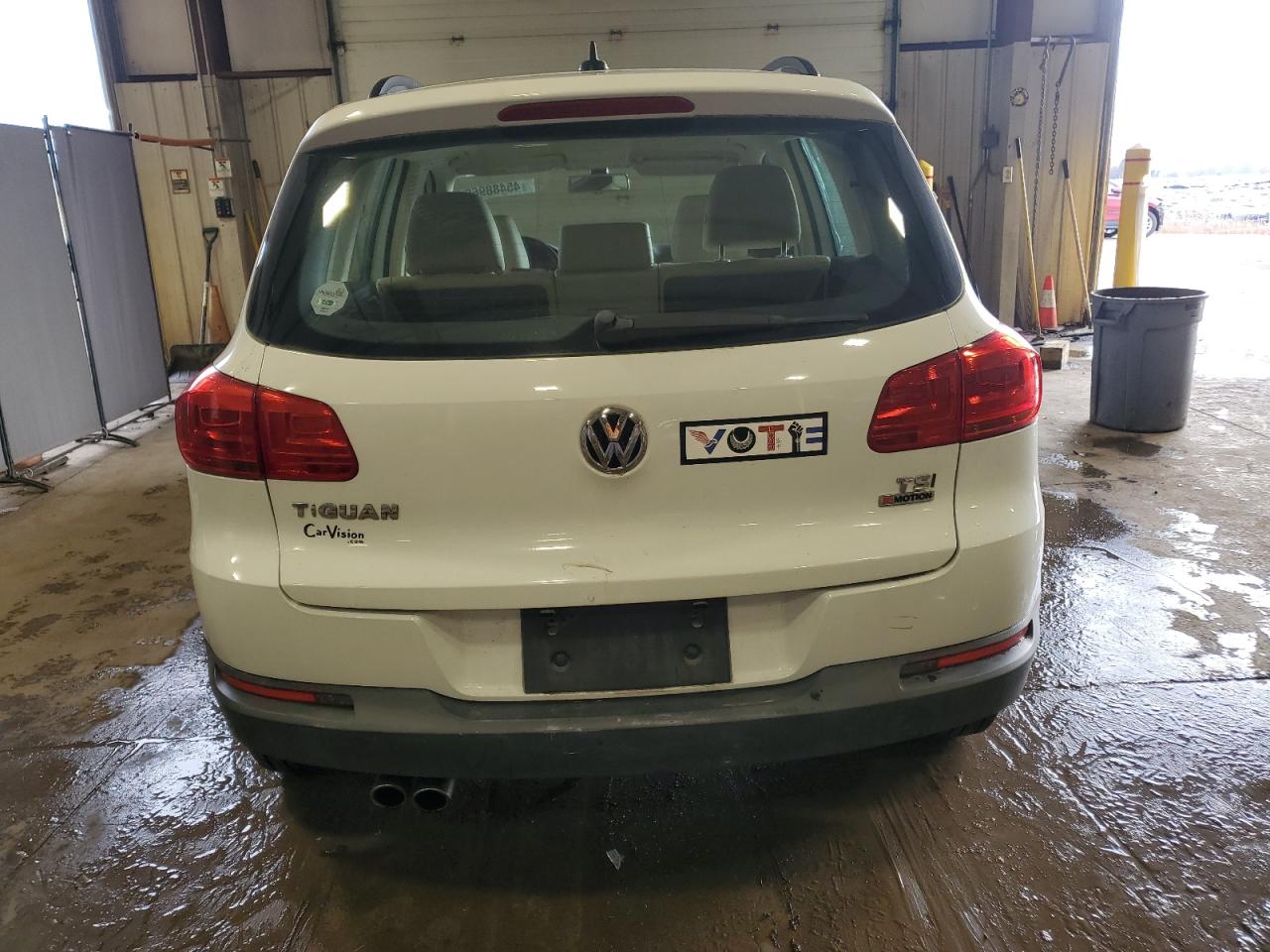2017 Volkswagen Tiguan - Image 6