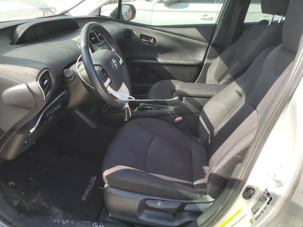 2018 Toyota Prius - Image 7