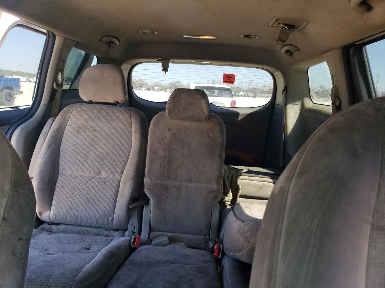2017 Kia Sedona - Image 10