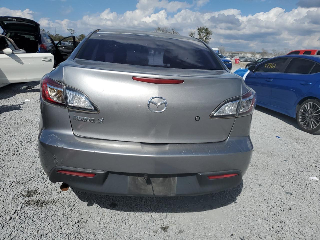 2011 Mazda 3 - Image 6