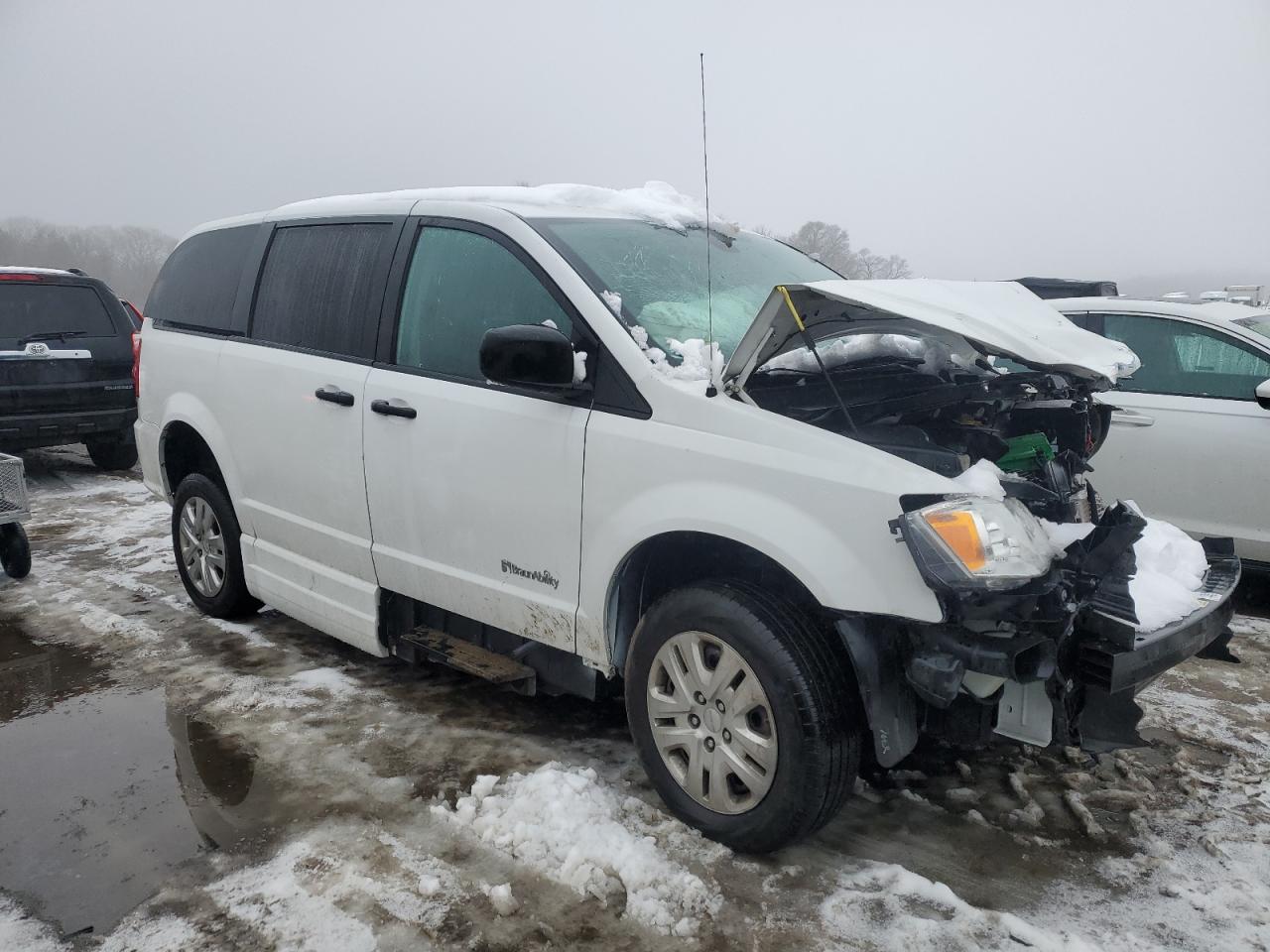 2019 Dodge Caravan - Image 4
