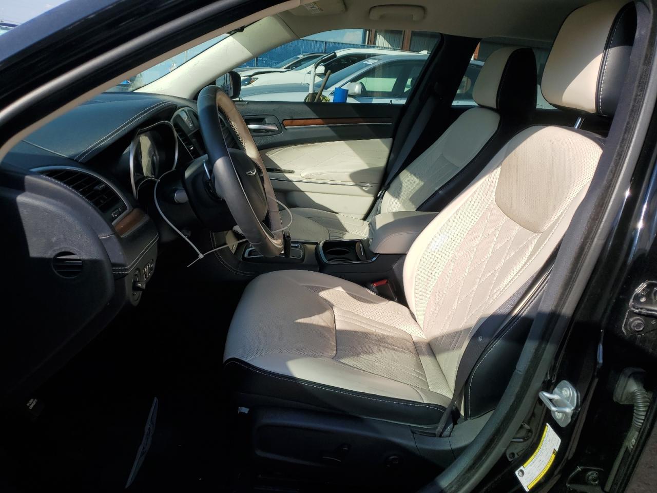 2018 Chrysler 300 - Image 7