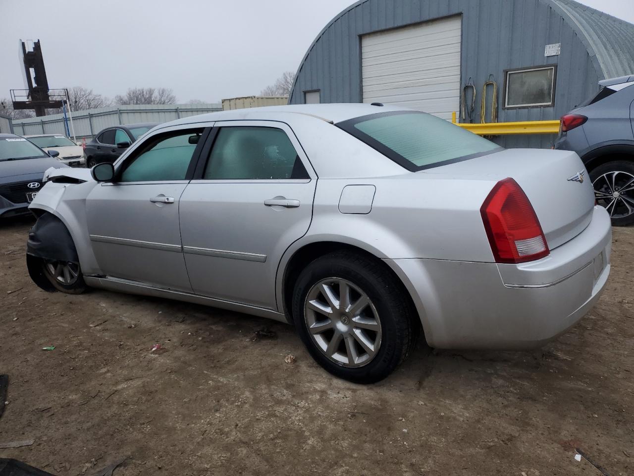 2007 Chrysler 300 - Image 2