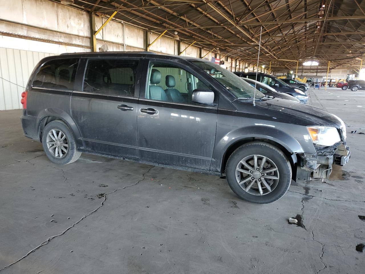 2018 Dodge Caravan - Image 4