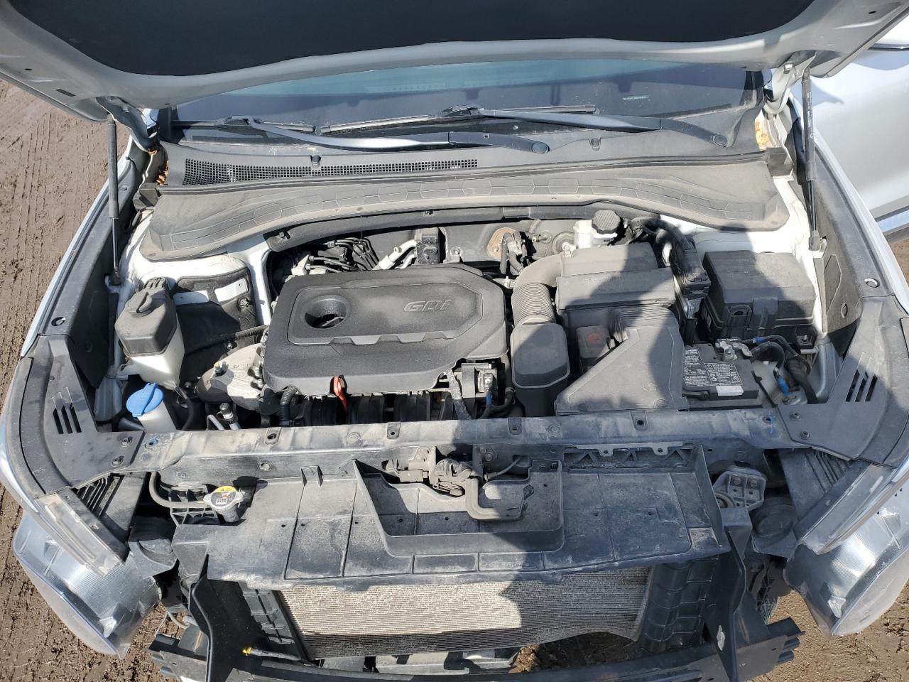 2019 Hyundai Santa Fe - Image 13