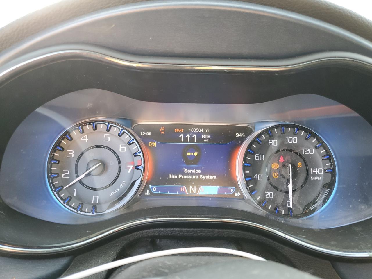 2015 Chrysler 200 - Image 9