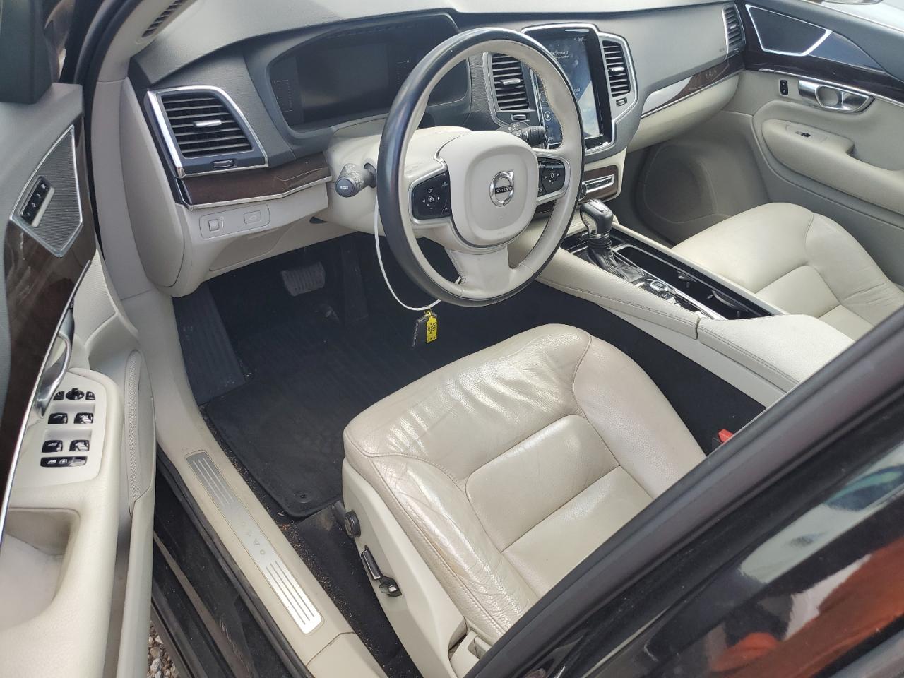 2019 Volvo XC90 - Image 8