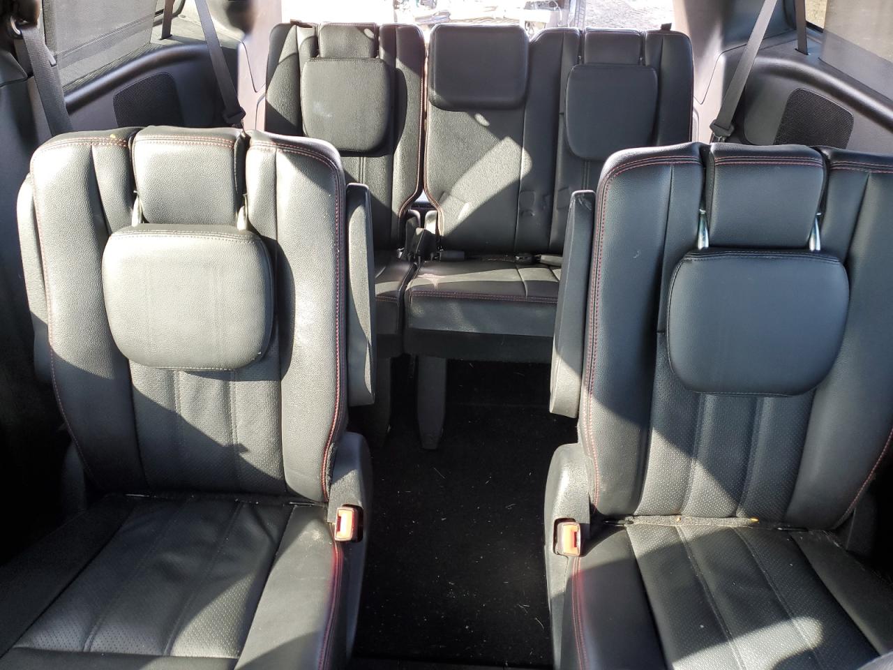 2014 Dodge Caravan - Image 10