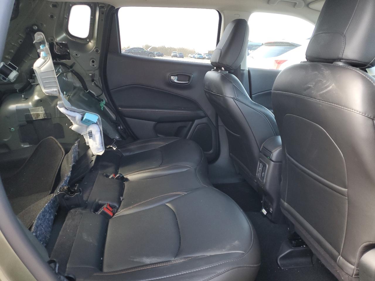 2020 Jeep Compass - Image 11