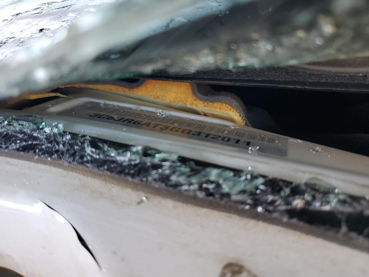 2016 RAM 1500 - Image 14