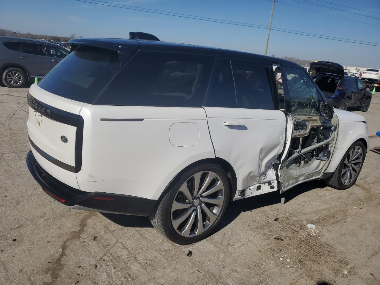 2023 Land Rover Range Rover - Image 3