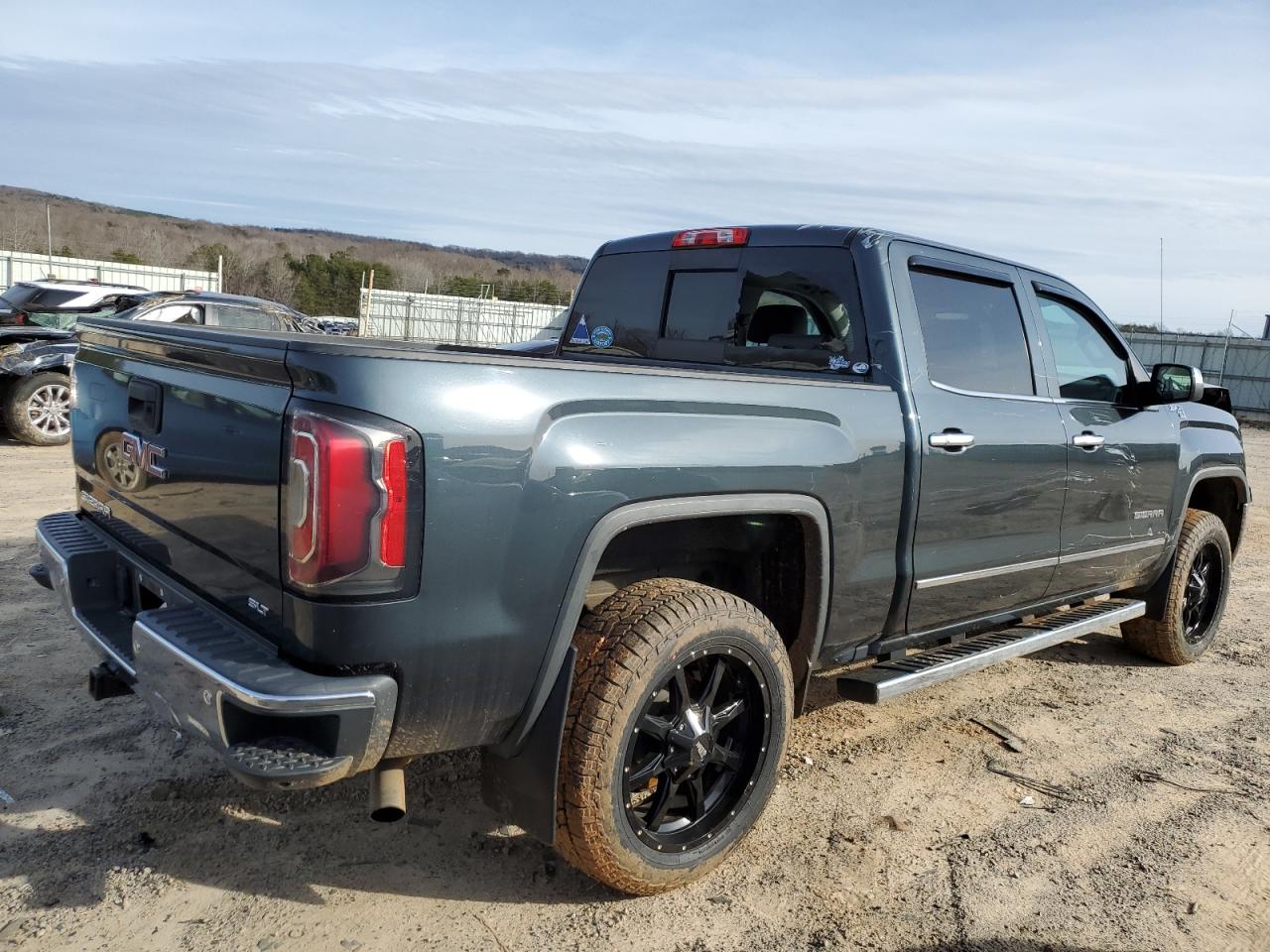 2018 GMC Sierra - Image 3