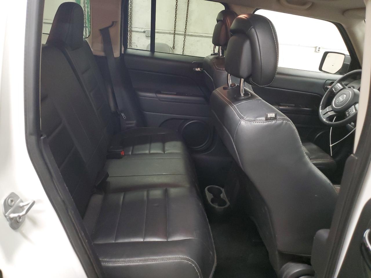 2016 Jeep Liberty (Patriot) - Image 11