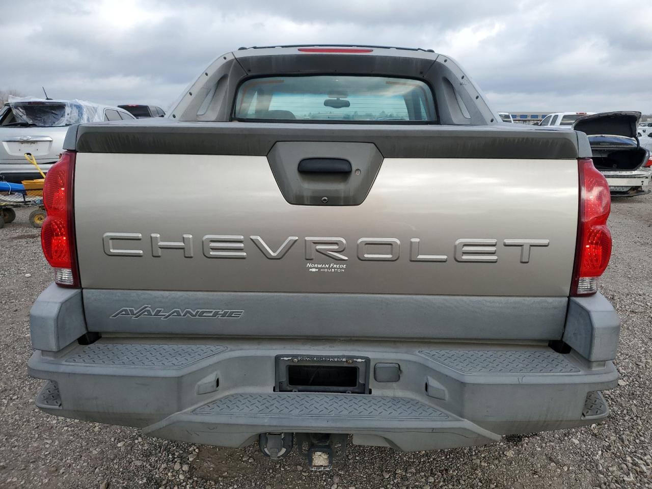 2002 Chevrolet Avalanche - Image 6