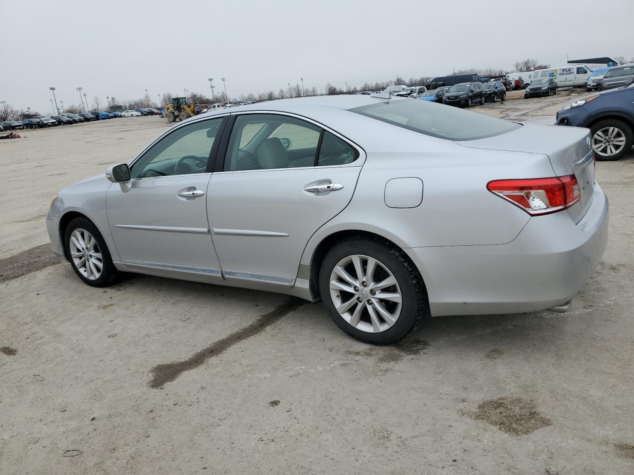 2011 Lexus ES - Image 2