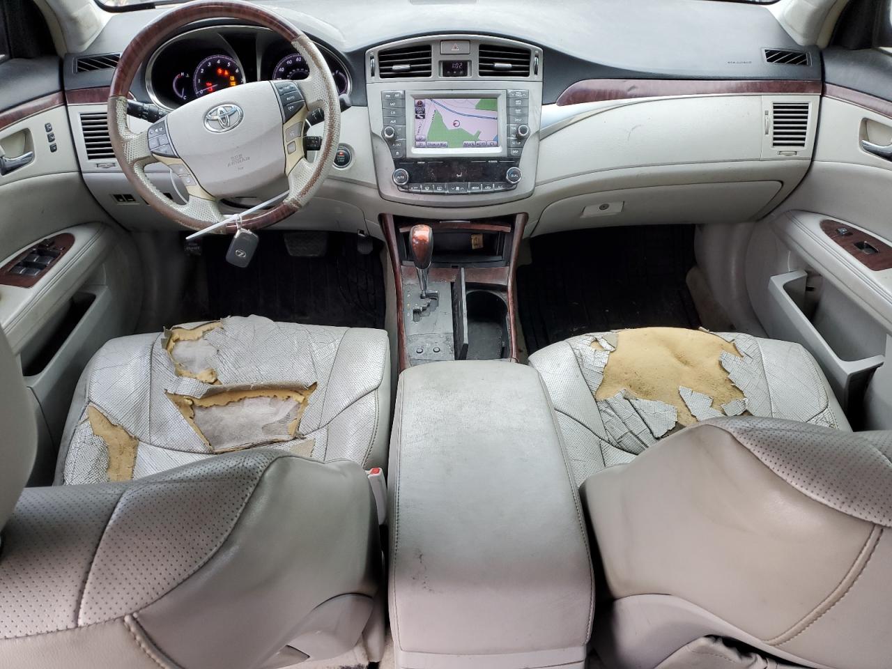 2011 Toyota Avalon - Image 8