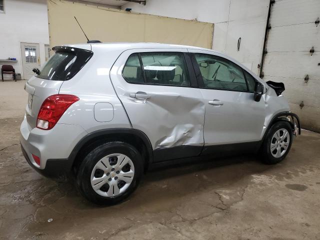  CHEVROLET TRAX 2017 Srebrny