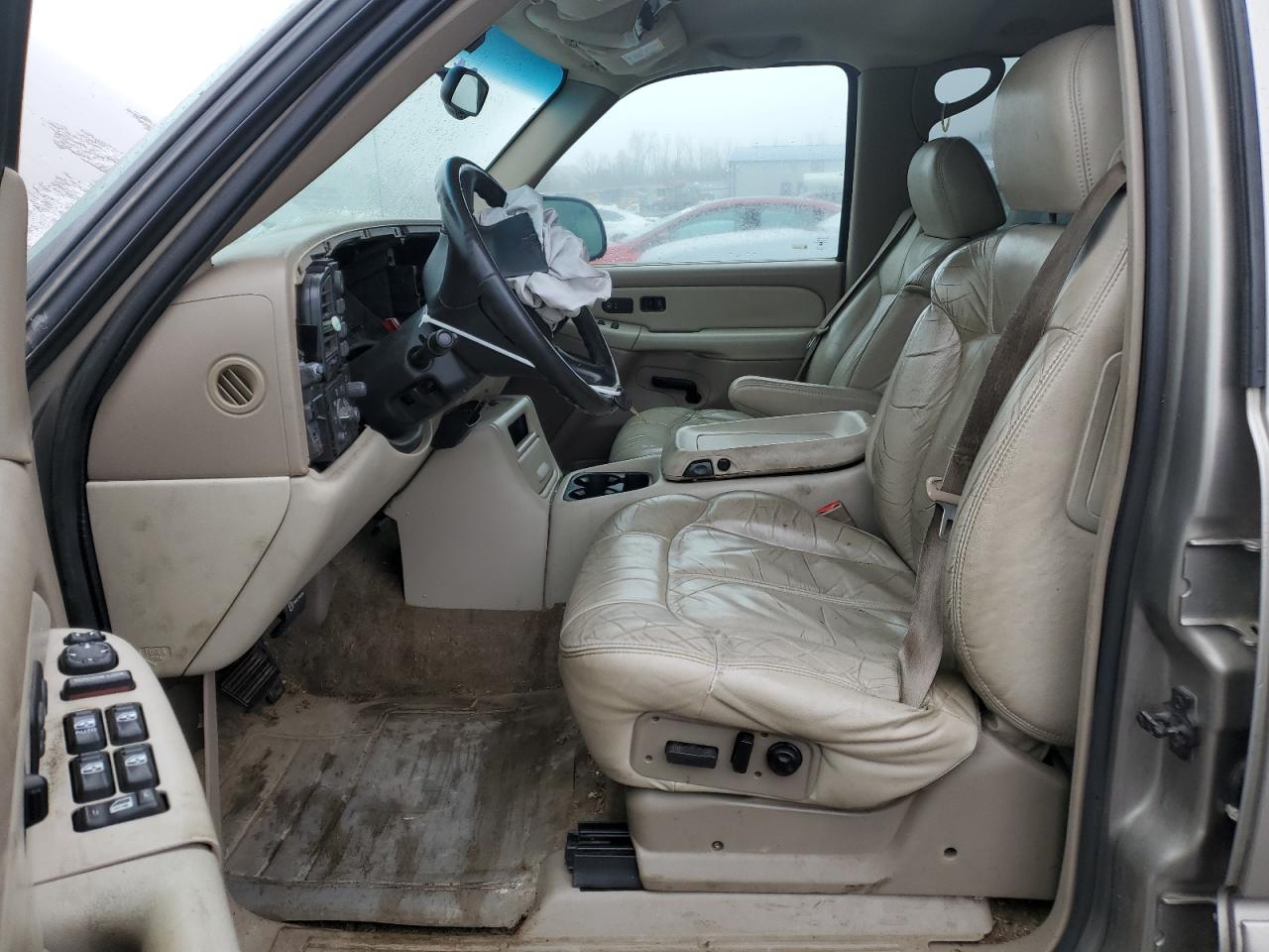 2002 Chevrolet Suburban - Image 7
