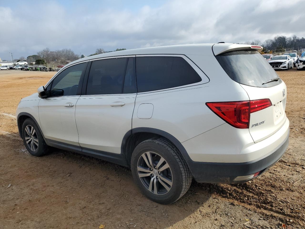 2016 Honda Pilot - Image 2