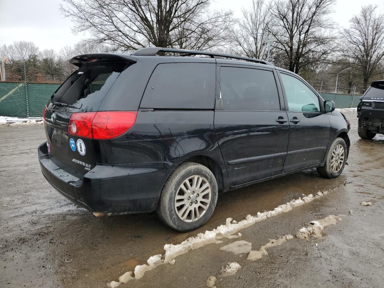 2008 Toyota Sienna - Image 3