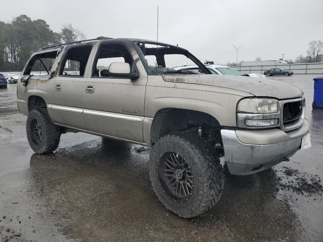 2002 GMC Yukon - Image 4