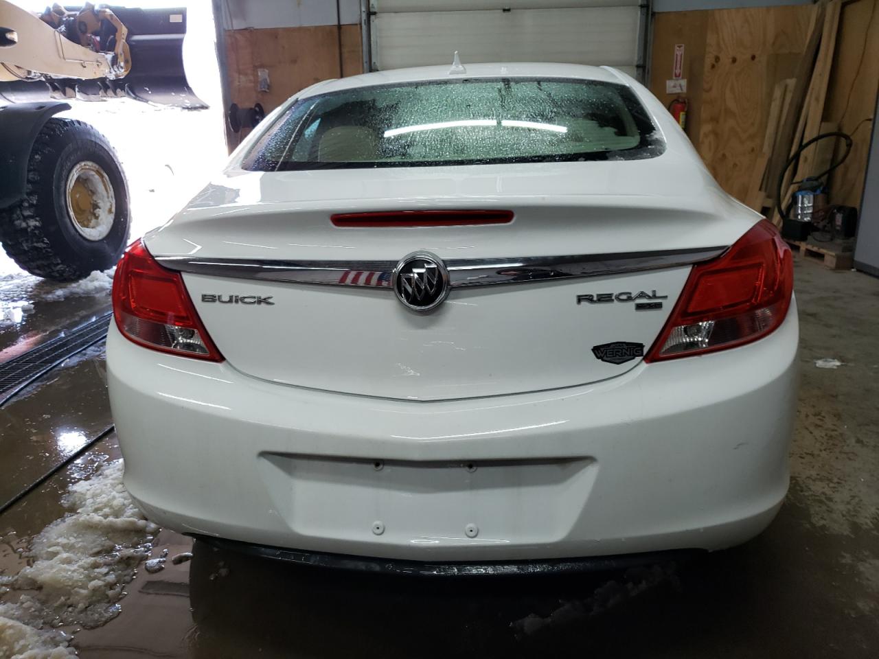 2011 Buick Regal - Image 6