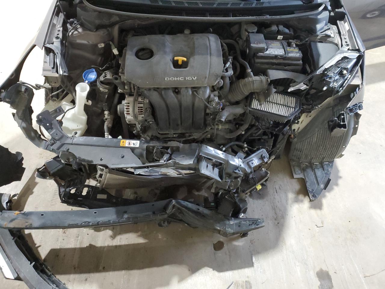 2017 Kia Forte - Image 11