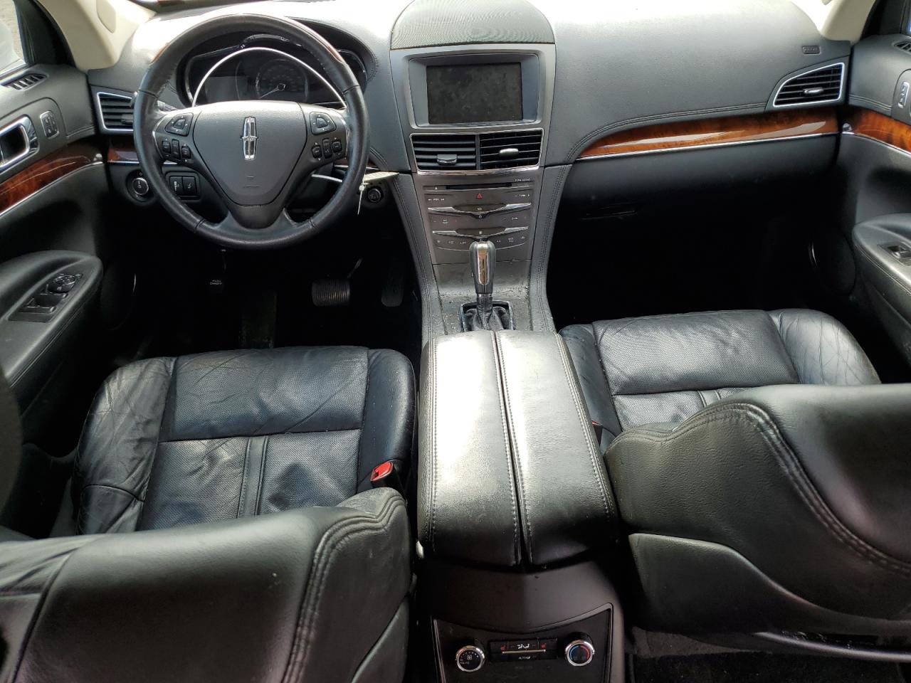 2014 Lincoln MKT - Image 8