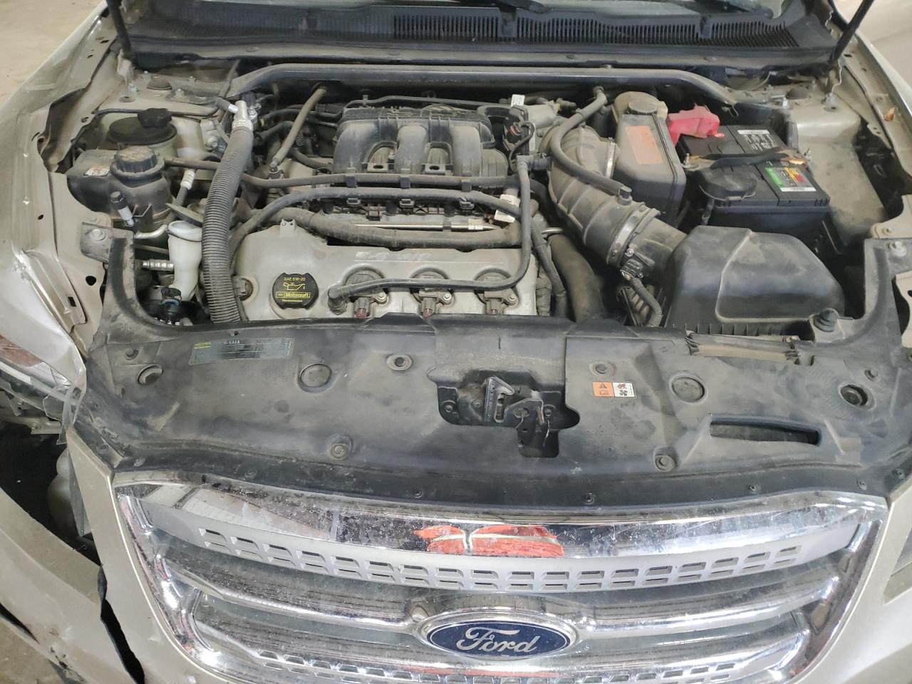 2011 Ford Taurus - Image 11