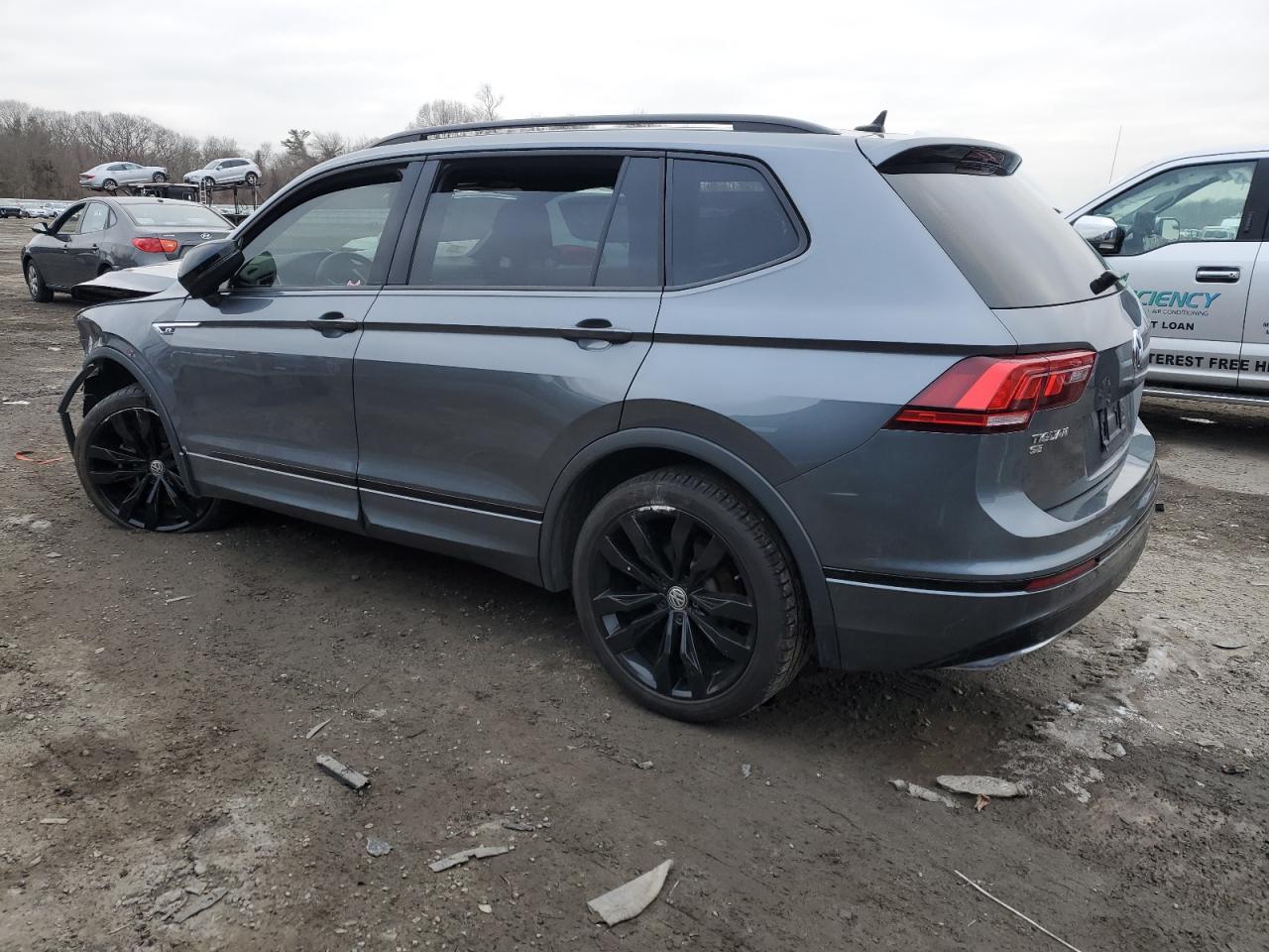 2021 Volkswagen Tiguan - Image 2