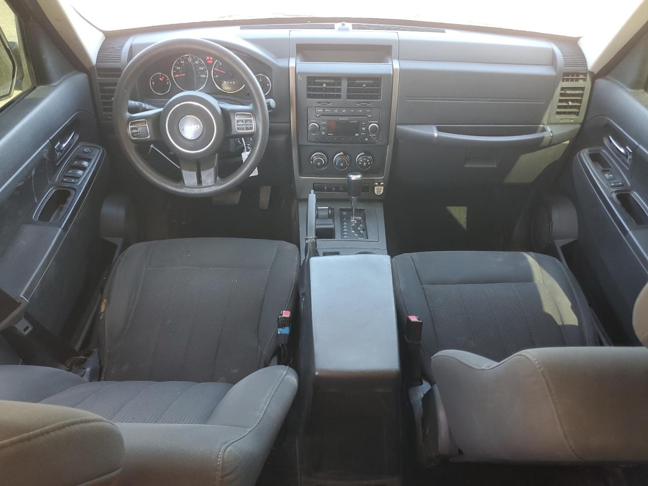 2012 Jeep Liberty (North America) - Image 8