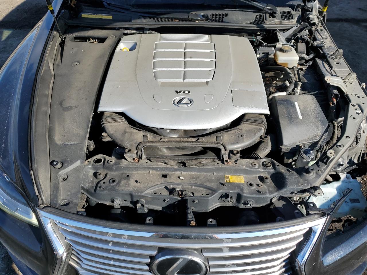 2016 Lexus LS - Image 11