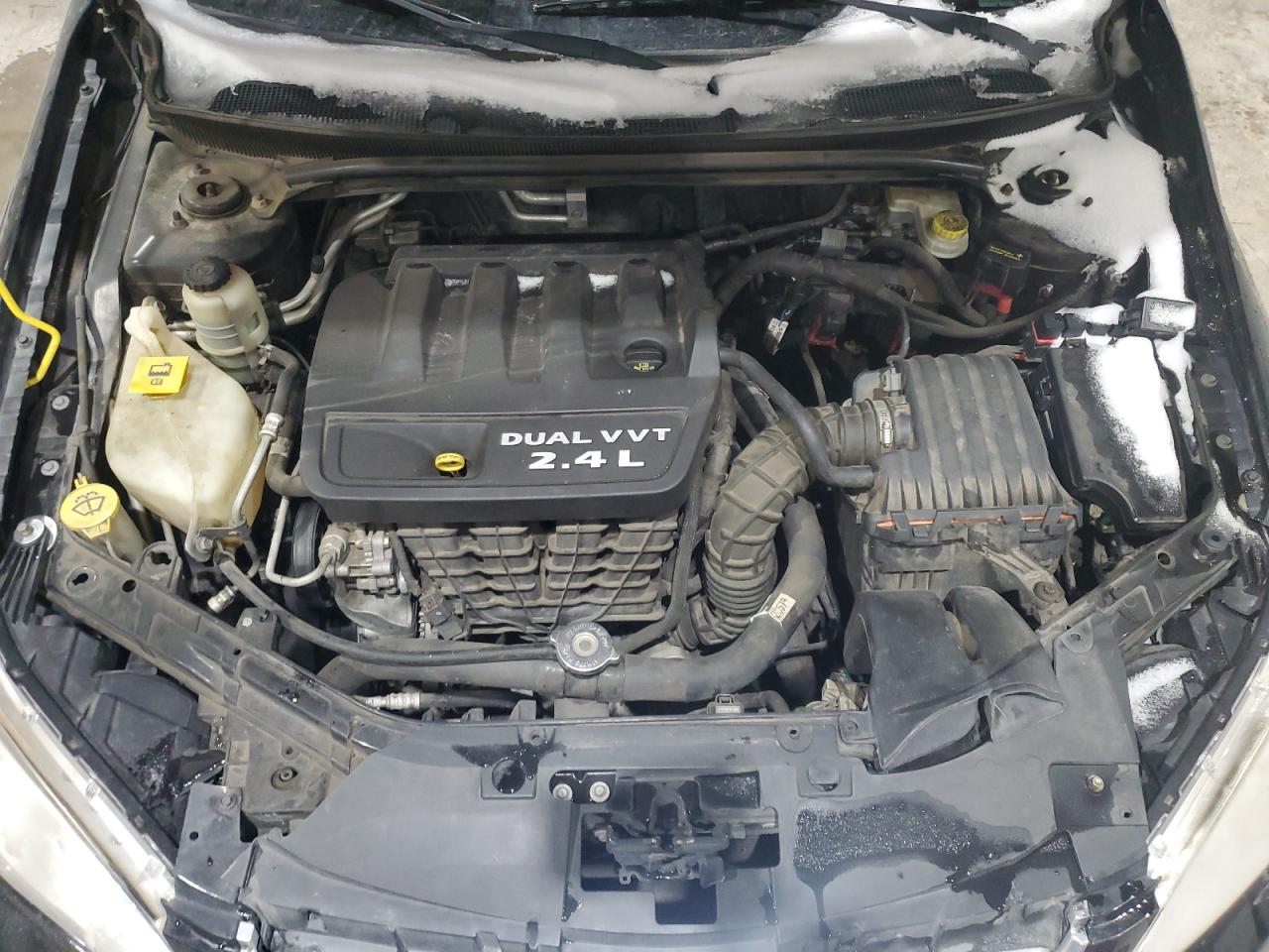 2012 Chrysler 200 - Image 11