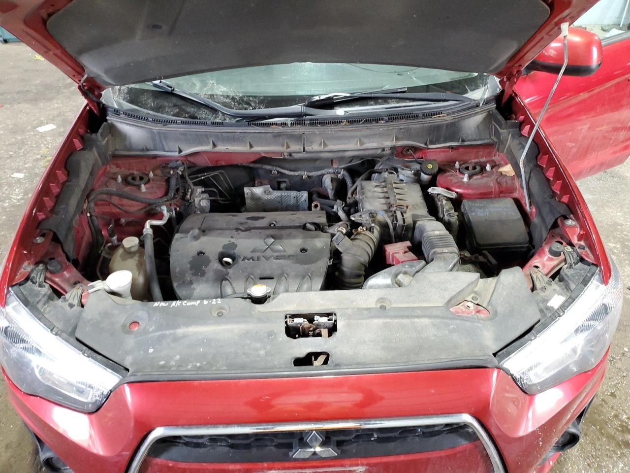 2015 Mitsubishi Outlander - Image 12