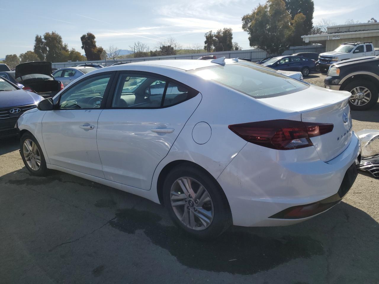 2020 Hyundai Elantra - Image 2