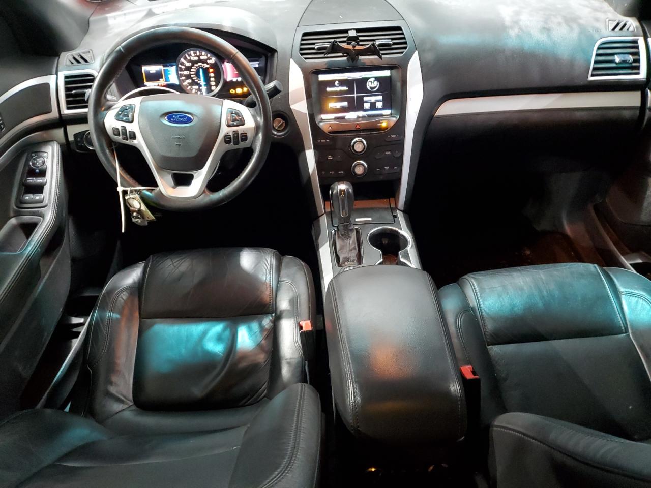 2015 Ford Explorer - Image 8