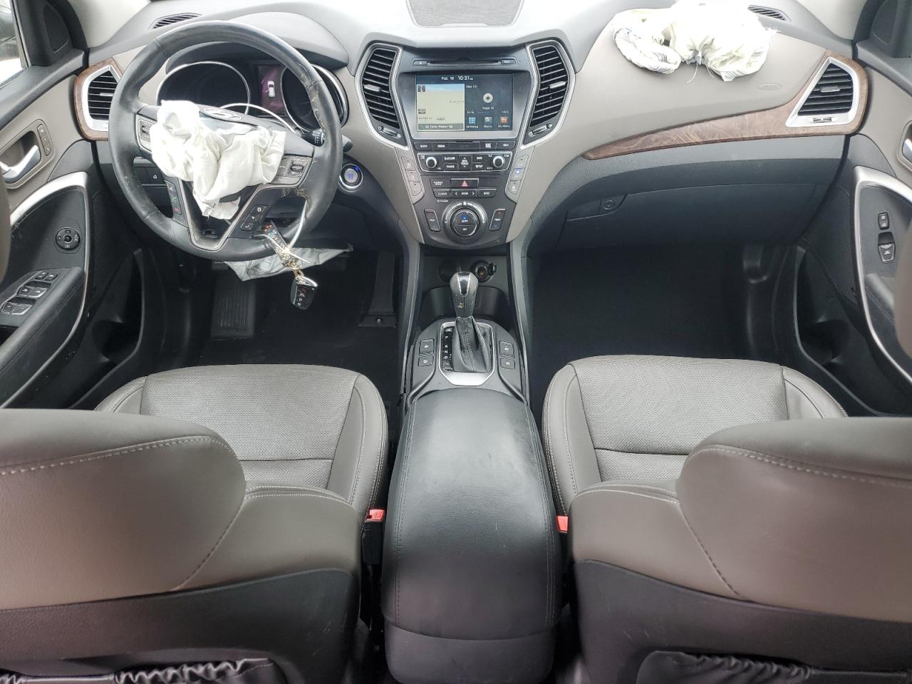 2017 Hyundai Santa Fe - Image 8