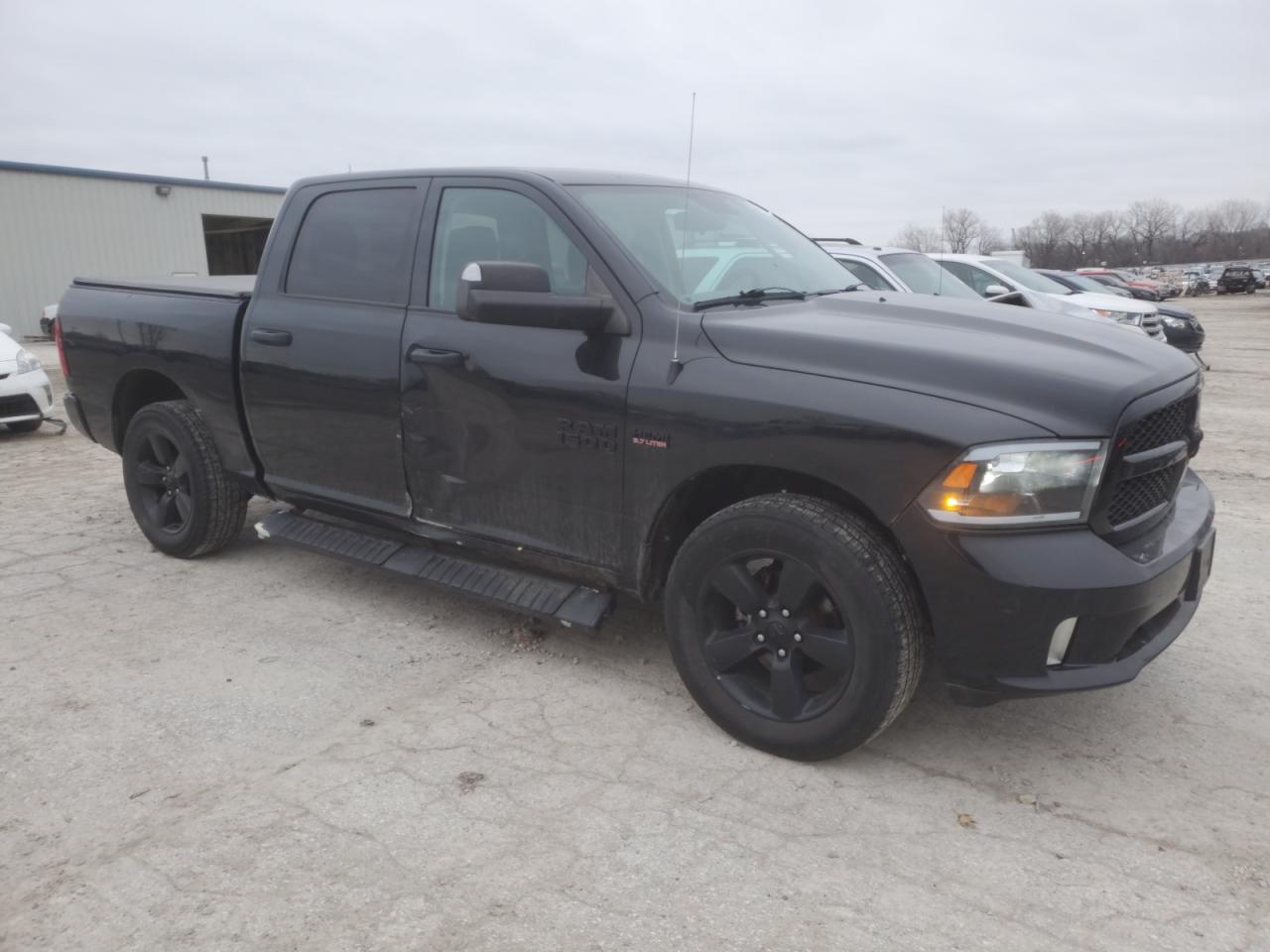 2015 RAM 1500 - Image 4