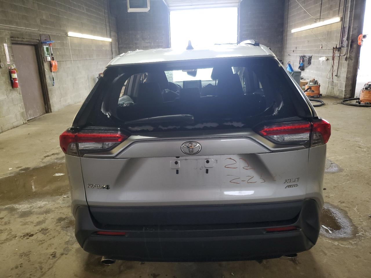 2020 Toyota RAV 4 - Image 6