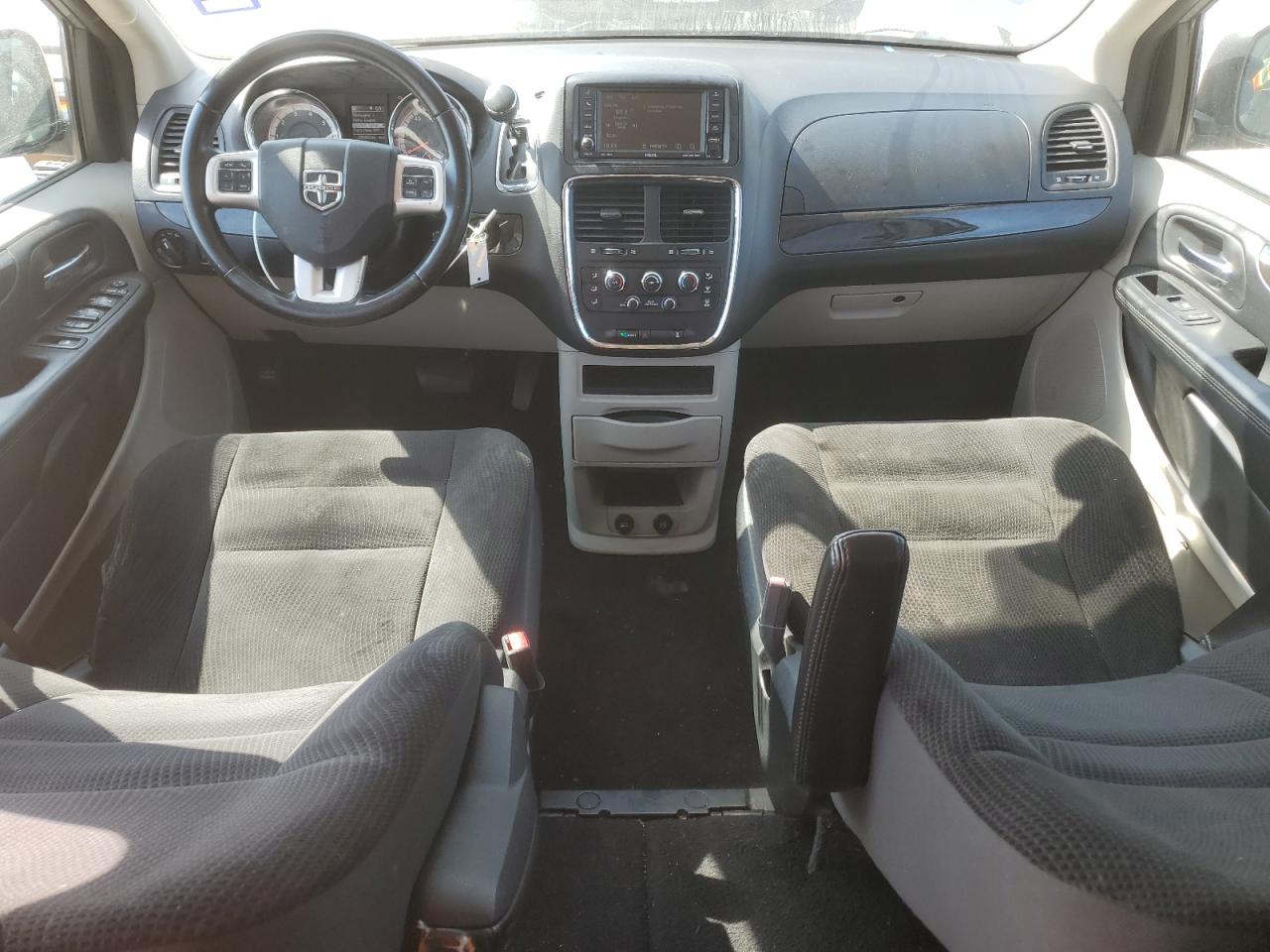 2019 Dodge Caravan - Image 8