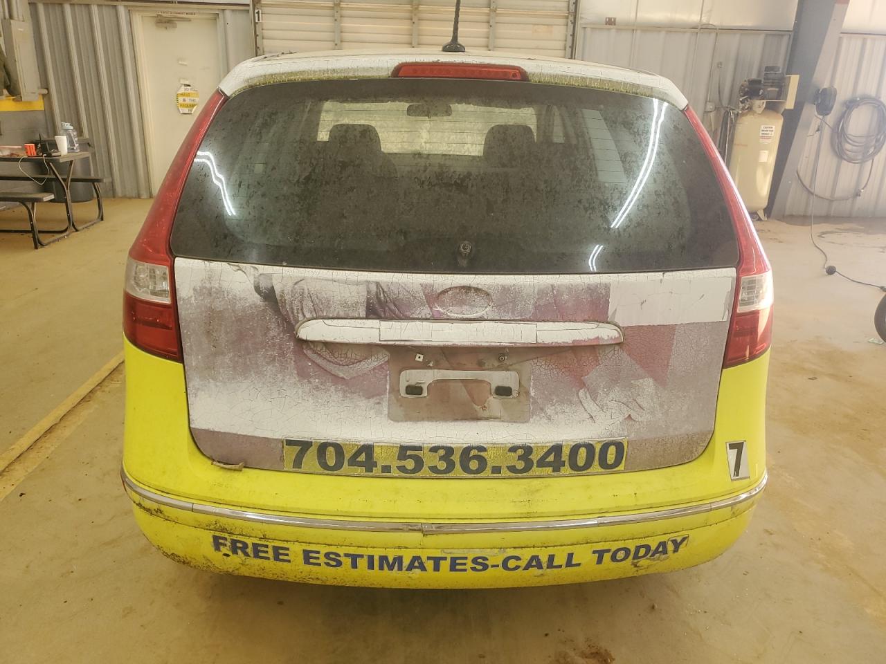 2011 Hyundai Elantra - Image 6