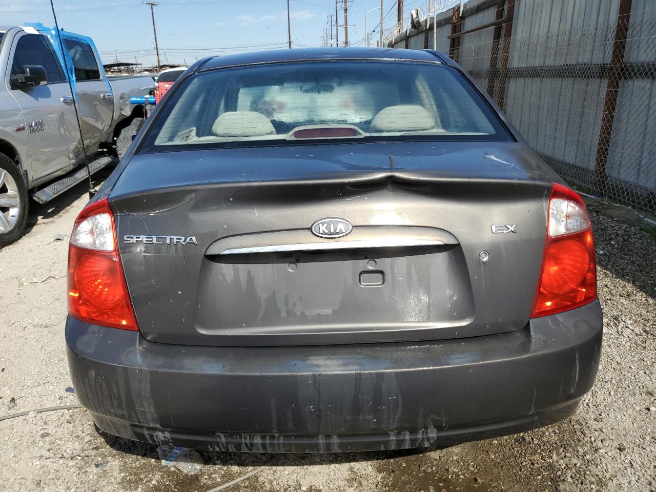 2005 Kia Spectra - Image 6