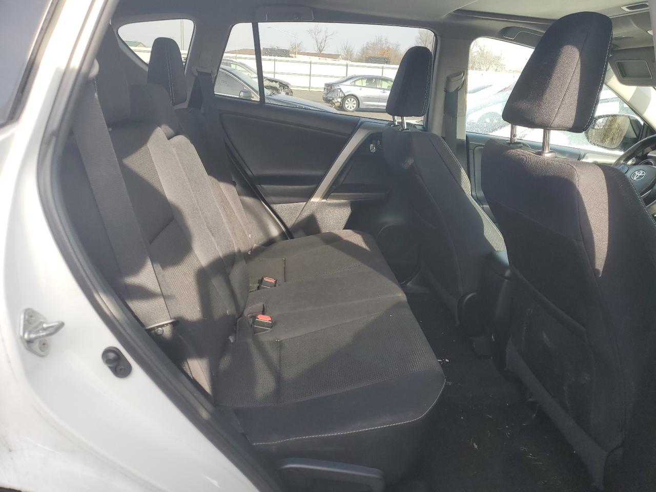 2016 Toyota RAV 4 - Image 11