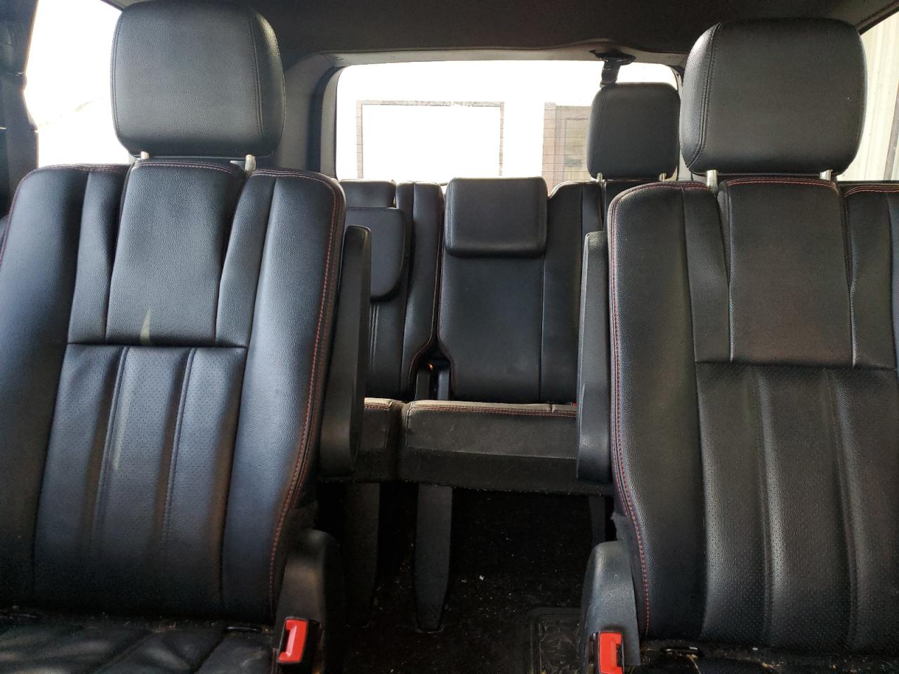 2019 Dodge Caravan - Image 10