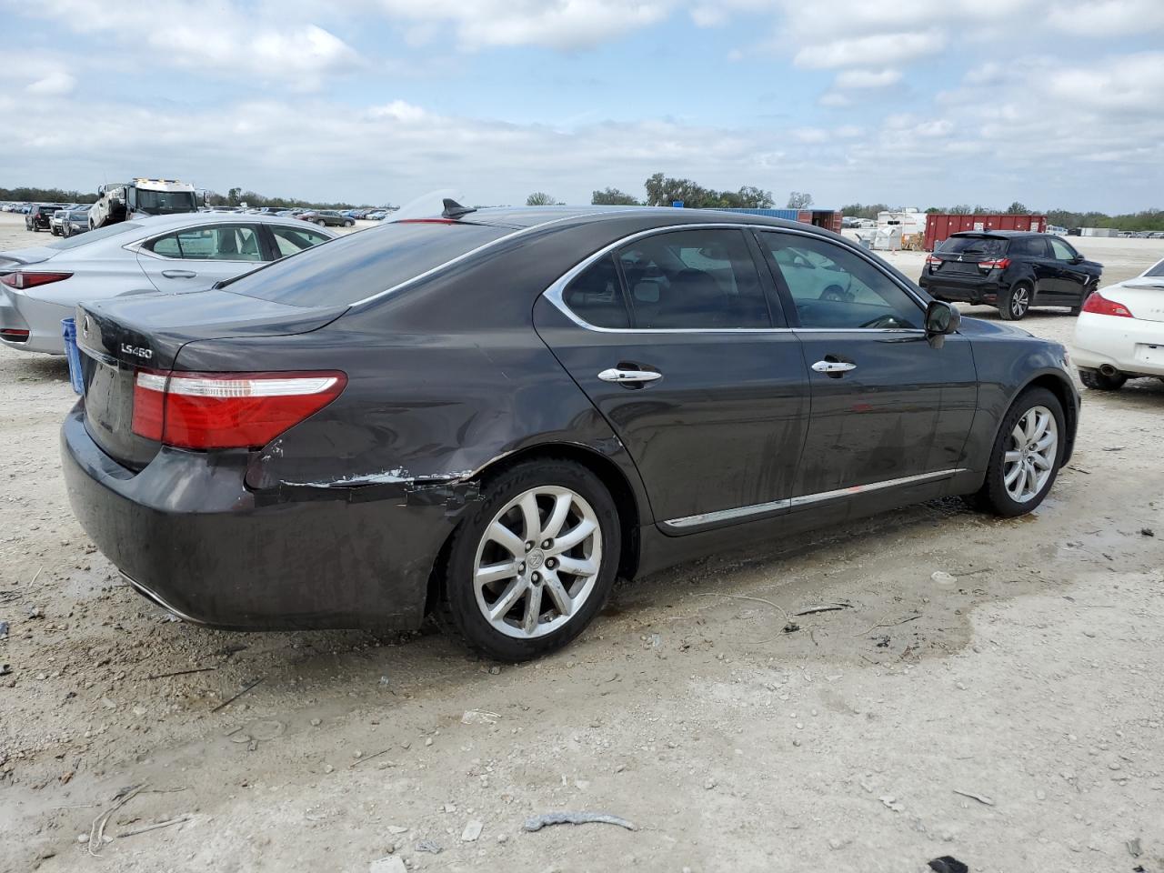 2009 Lexus LS - Image 3