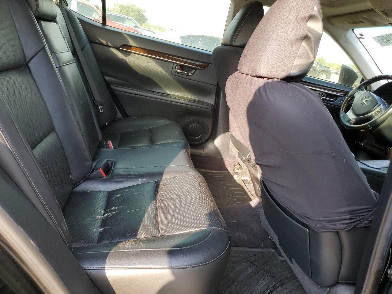 2015 Lexus ES - Image 10