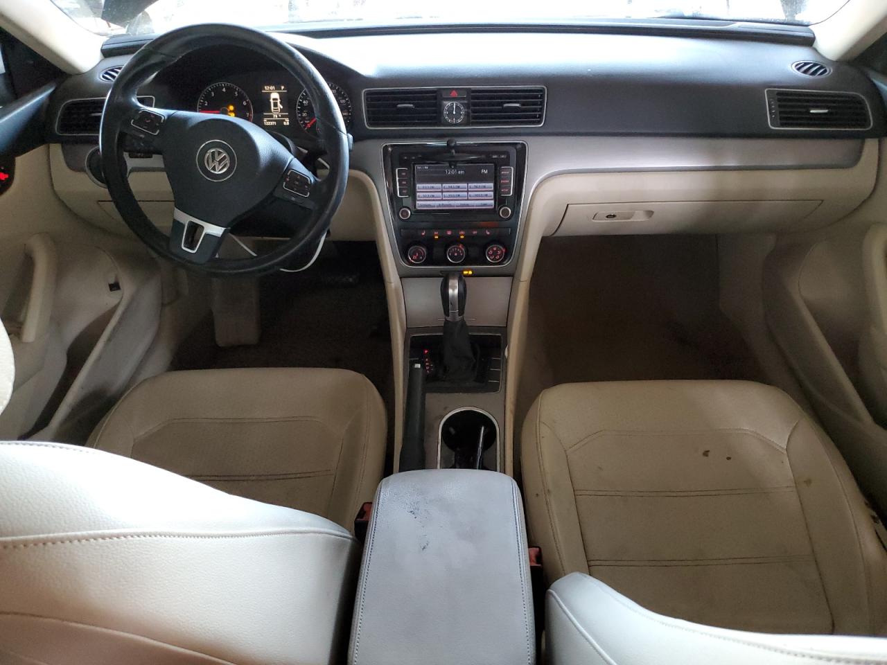 2015 Volkswagen Passat - Image 8