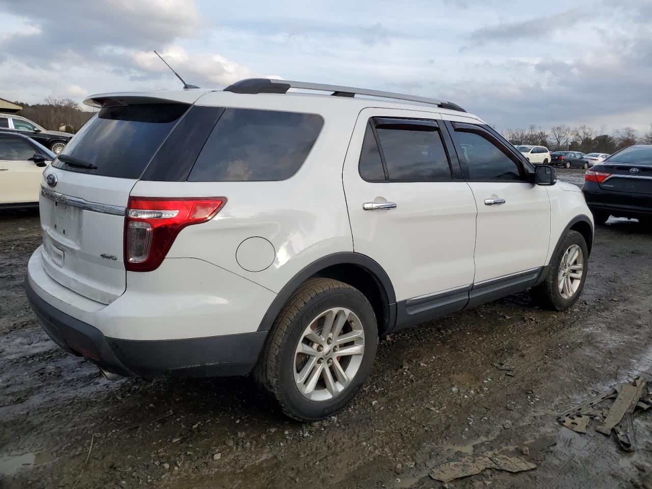 2015 Ford Explorer - Image 3